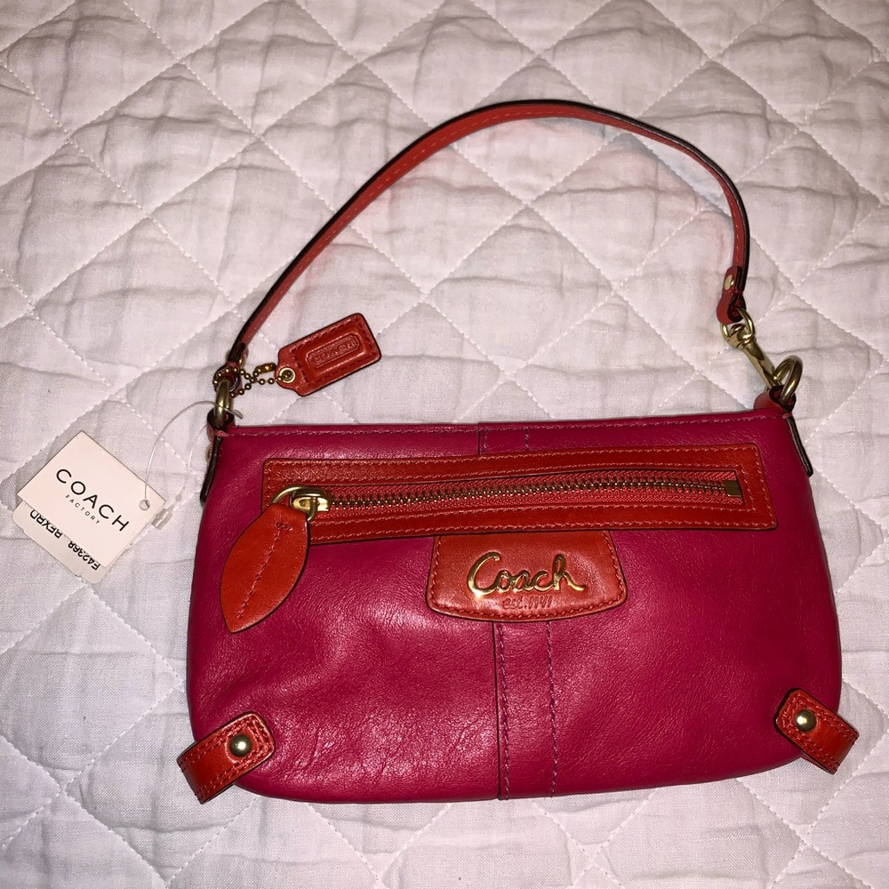 NWT Coach Penelope Spectator Wristlet